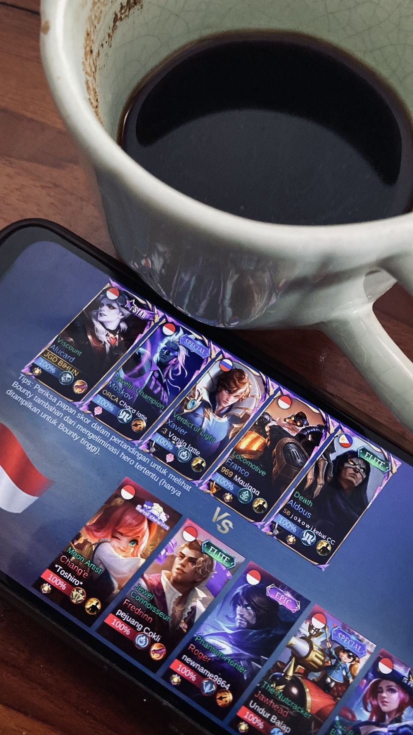 Playing Mobile Legend