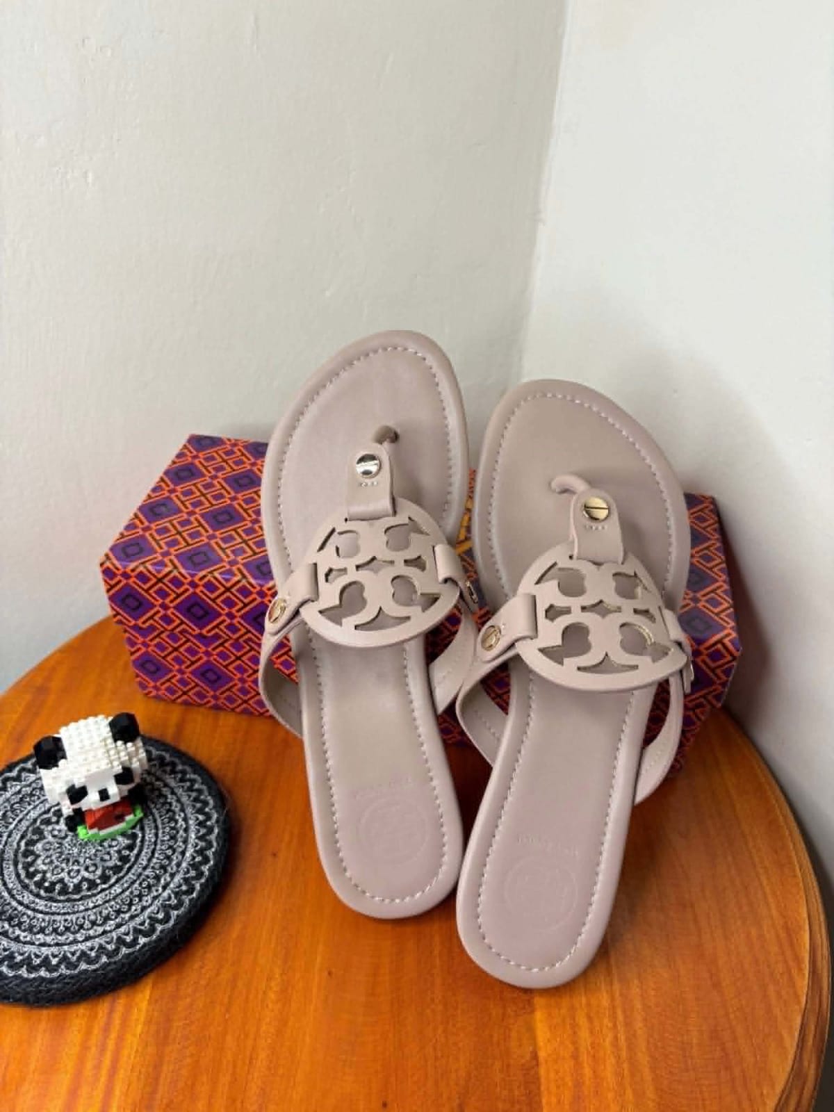 TB Basic Slippers 2