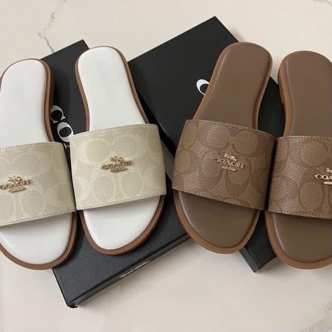 C Printed Slippers 4