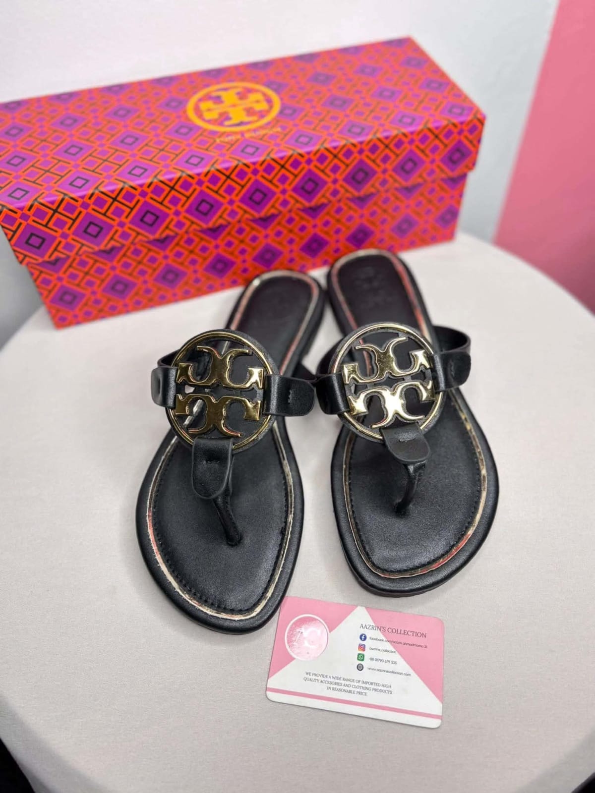 Tory Burch : The Medallion Icon Sandal 3