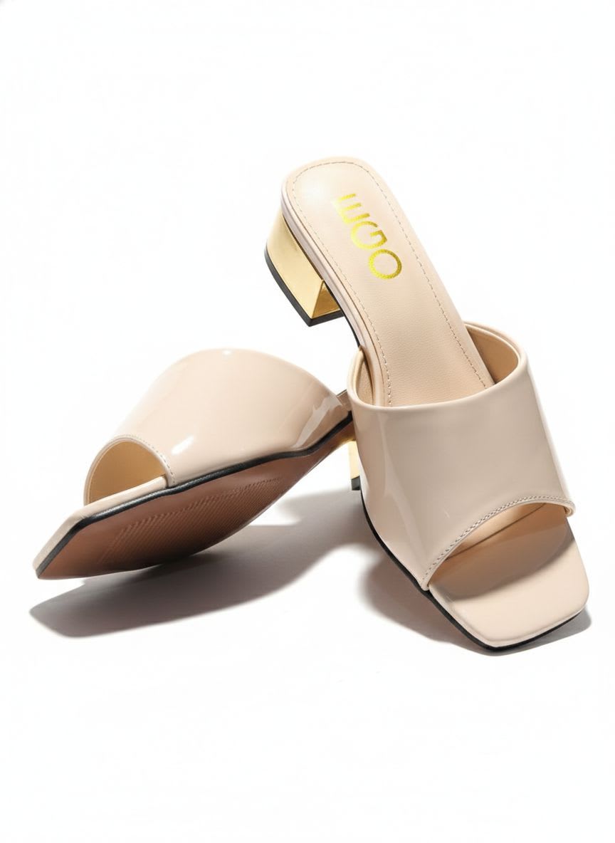 Size 39 Low hills modern ladies shoe