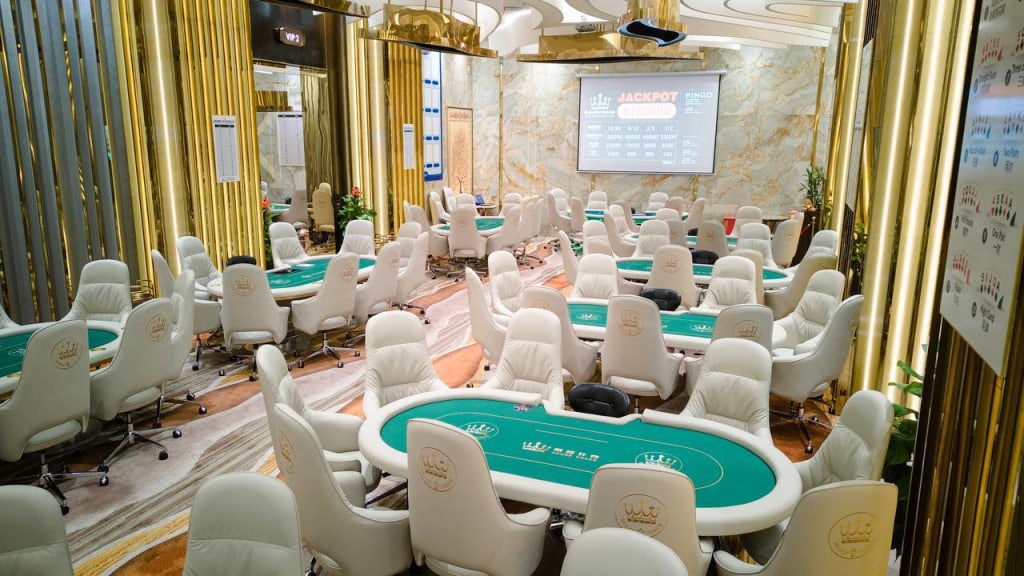 XiHu Honor Poker Club in Sihanoukville
