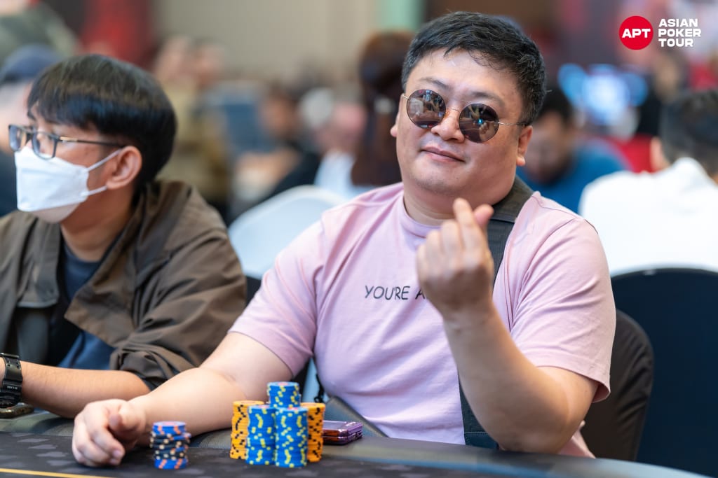 Kwonhwan Mun tops Main Event flight c