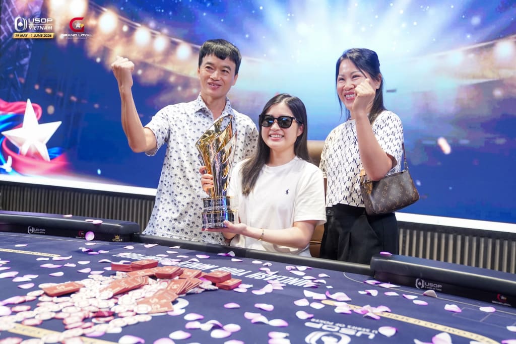 Thi Minh Hong Pham with Her Parents