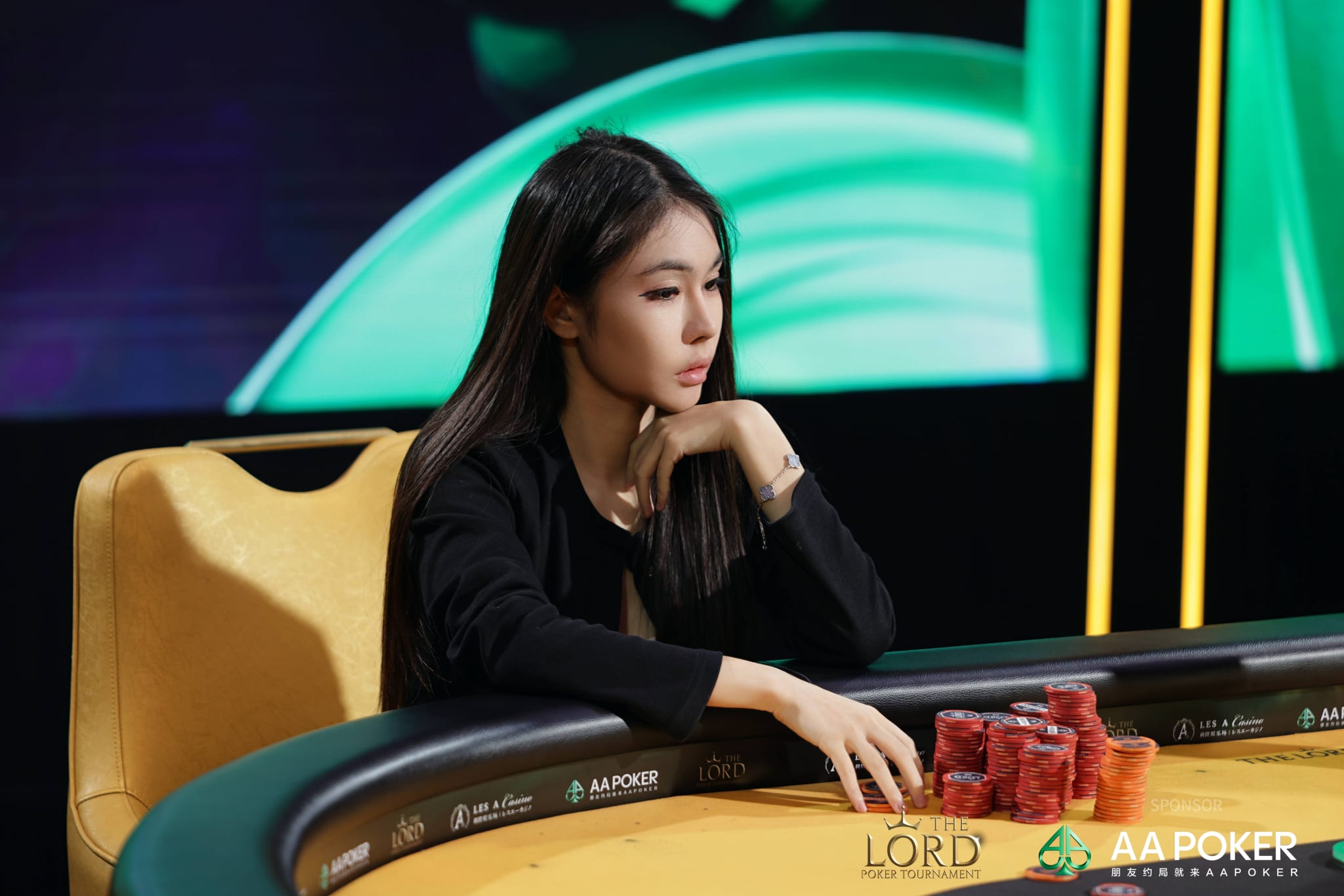 Nữ Tướng Jiawen Xue Vô Địch TLPT Jeju 2026 Main Event, Bỏ Túi 330M KRW 2 Bầu không khí tĩnh lặng nhưng ẩn chứa sức ép tâm lý cực lớn tại bàn chung kết sự kiện TLPT Circuits Main Event Jeju 2026.