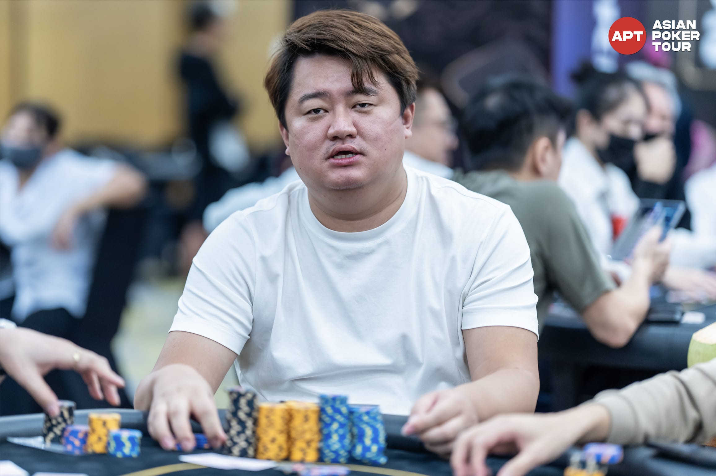 APT Phu Quoc 2024 Main Event Sees Jinlong Hu in the Lead into Day 2