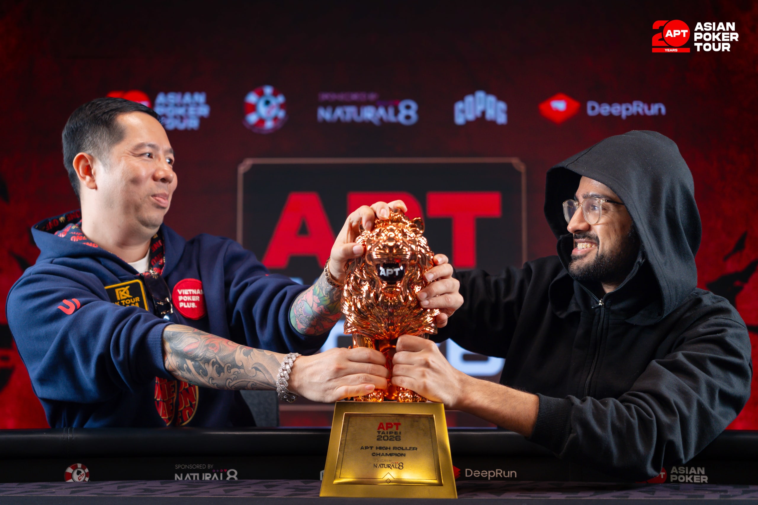 Trung Quan Nguyen (L) Ritwik Khanna (R)