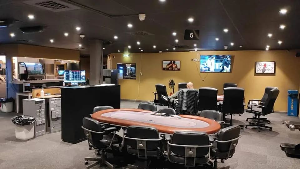 Armed police raid at the Krakun poker club in Sweden