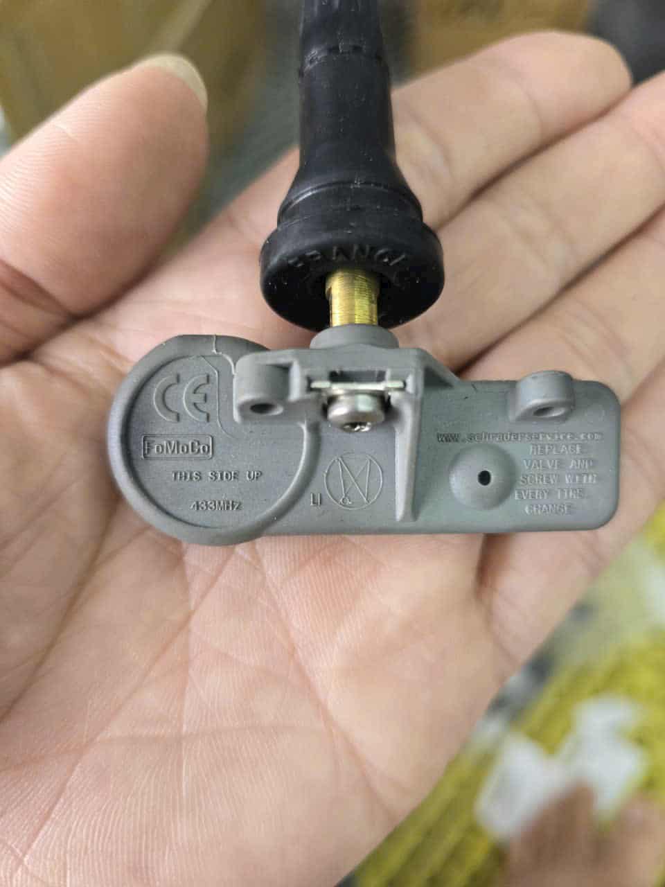 Cảm biến áp suất lốp xe Ford