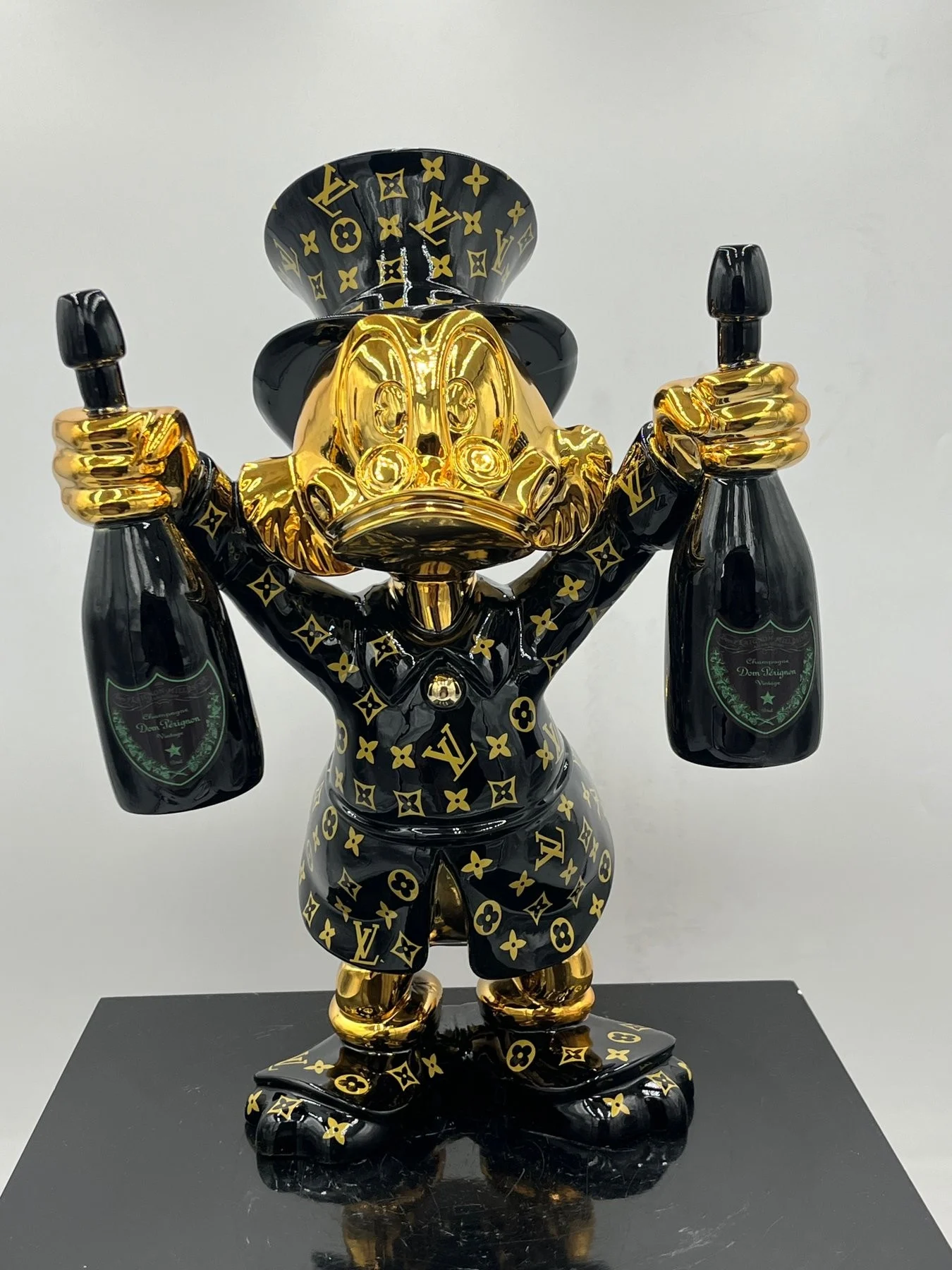 Picsou Louis Vuitton view 6