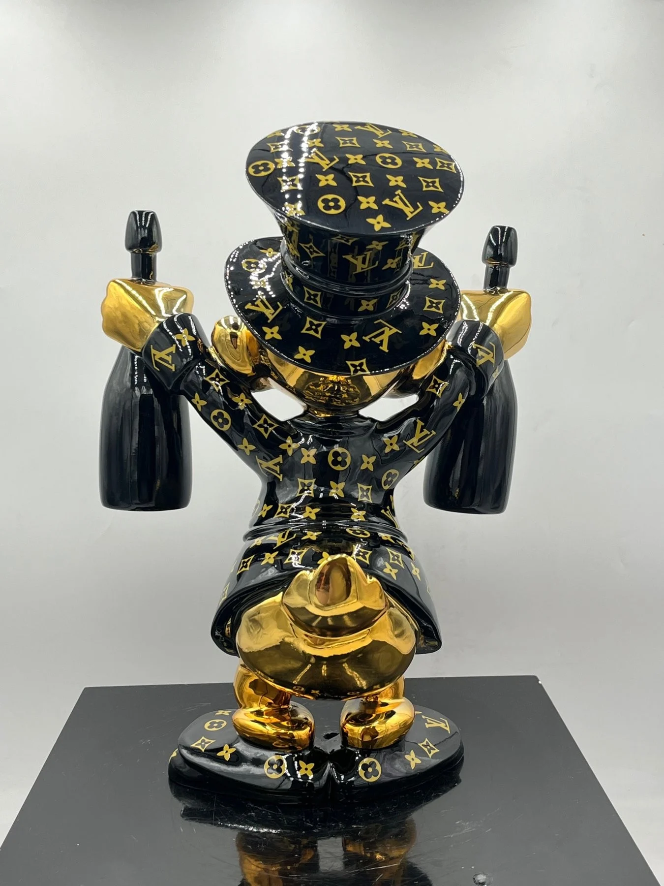 Picsou Louis Vuitton view 4