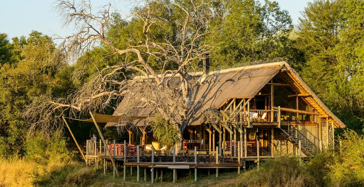 Rhino Post Safari Lodge