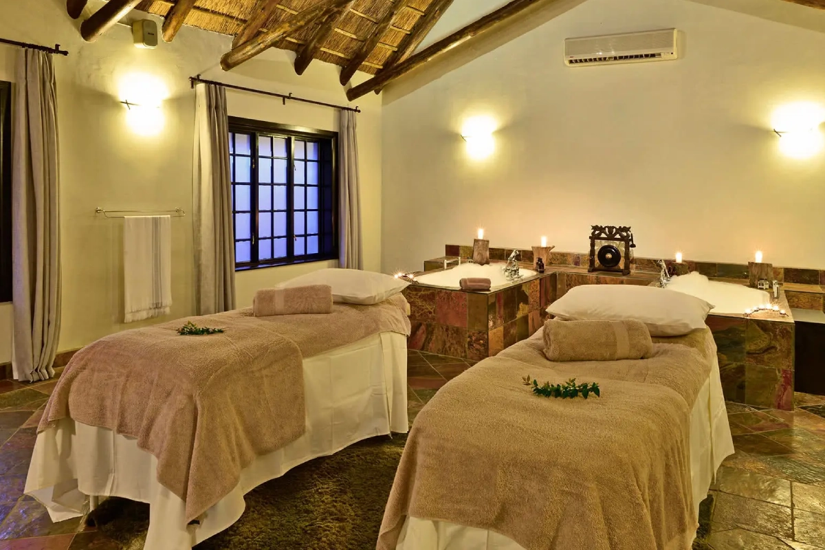 Lobengula Lodge Spa Bed