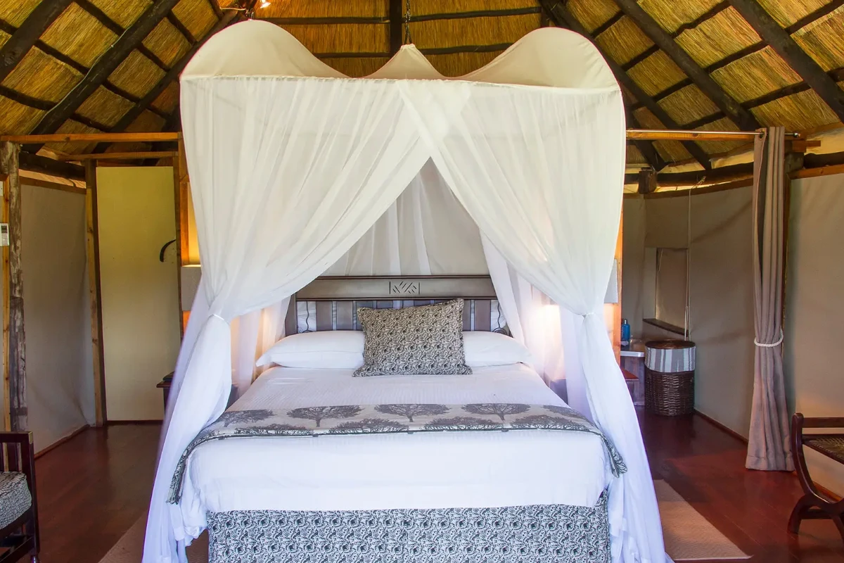Ivory lodge Bed