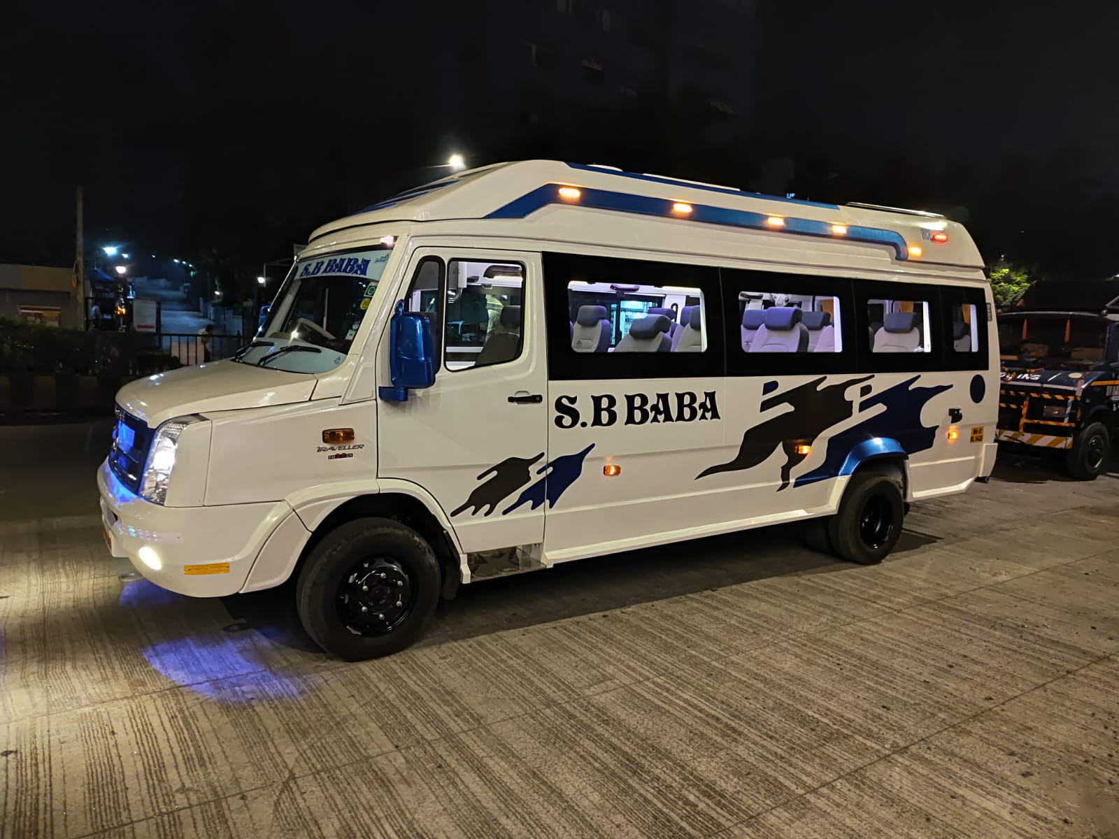 Tempo - 13 Seater