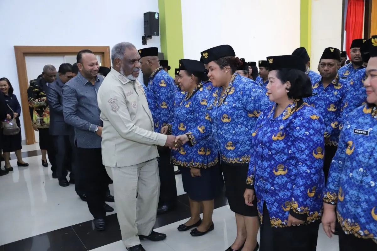 Versterking van het stadsbestuur: Jayapura installeert 113 ambtenaren voor betere publieke dienstverlening