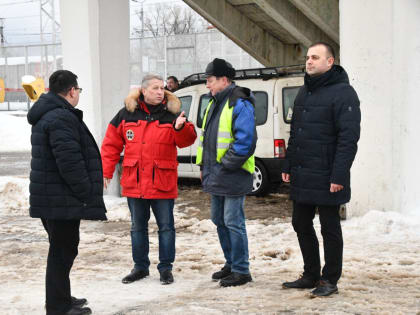 Последствия снегопада устраняются на важных объектах