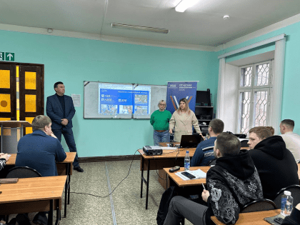 Молодогвардейцы организовали встречу депутатов со студентами Павловского Посада