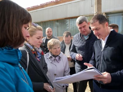 Владимир Волков обсудил с жителями проект благоустройства территории возле станции «Малаховка»