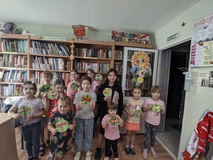 В Тучковской библиотеке делали стрекоз