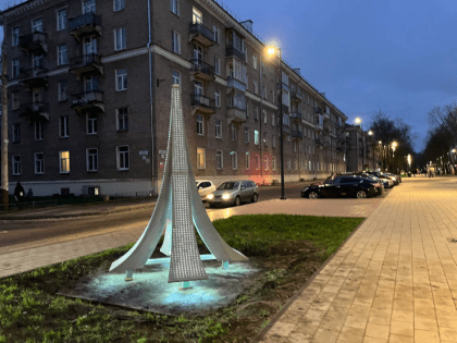 Стела на Центральной улице Дубны демонтирована