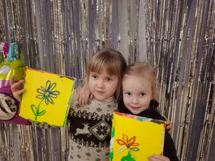 В Брикетском СДК мастерили панно