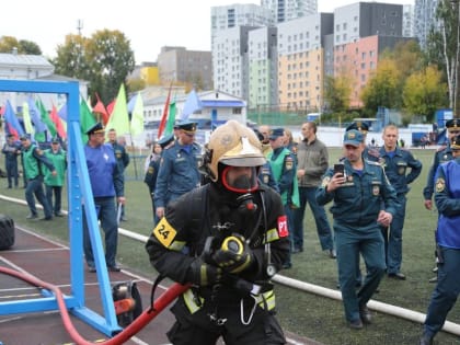 Пожарный из Ленинского городского округа Александр Таратынов занял третье место на смотре-конкурсе лучших начальников караулов МЧС России
