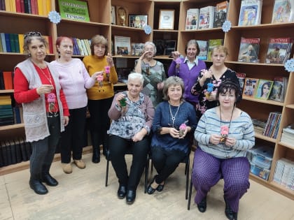 В Тучковской библиотеке прошёл мастер-класс «Свет творчества»
