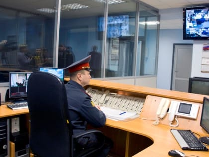 В Калязине неизвестный шантажировал интимными фото молодую женщину