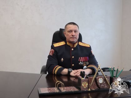 Начальник регионального Управления Росгвардии генерал-майор Александр Пляскин поздравил сотрудников лицензионно-разрешительной работы и государственного контроля с профессиональным