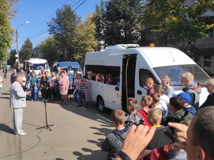 Спортивным школам Ржева и Бологое вручили ключи от новых автобусов