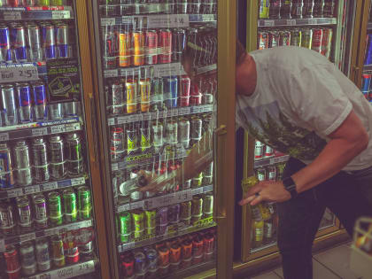 В Тверской области готовятся ограничить продажу энергетиков