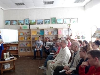 29 августа в Центральной библиотеке состоялась презентация книги «Крещенская ночь» писателя, публициста из города Санкт-Петербурга Дениса Александровича Миронова.