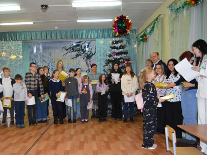 В Центре Кимрского муниципального округа подвели итоги года, смотрели спектакль и танцевали