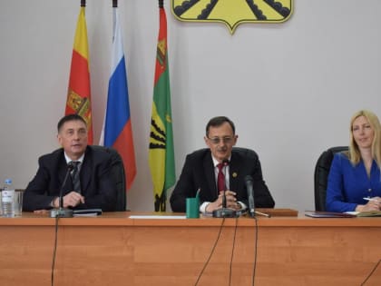 Константин Антонов провел прием граждан в Оленинском муниципальном округе