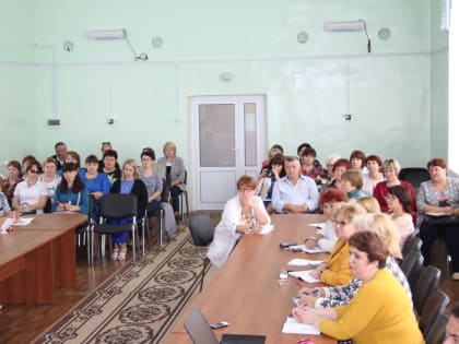 Председателей участковых избирательных комиссий из Кесовой Горы пригласили на семинар