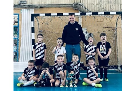 Мини-футбол: золото из Москвы и серебро из Яхромы