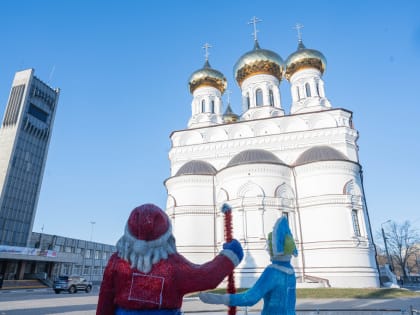 В Неделю по Богоявлении митрополит Амвросий совершил Литургию в Александро-Невском храме на Привокзальной площади Твери