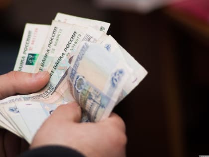 Житель Калининского района лишился карты и денег после вечера с незнакомцем