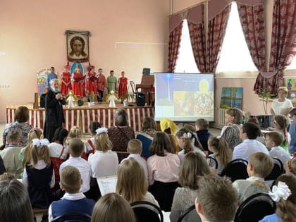 В Кимрах «Праздники радости» собрали учеников из 8 школ в храме