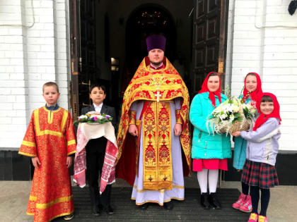 «Днесь весна благоухает, и новая тварь ликует»