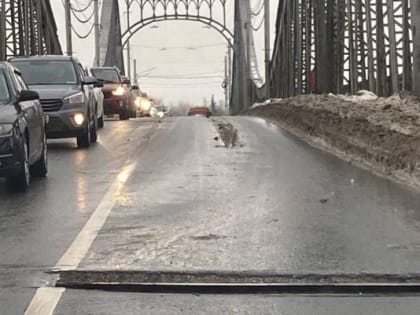 В Твери движение через Старый Волжский мост открыто только по одной полосе