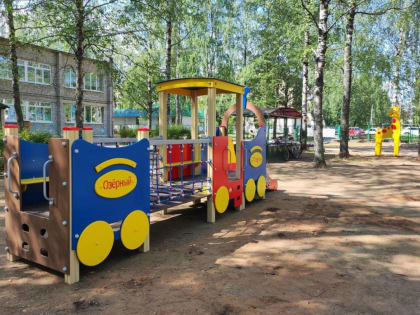 В детских садах Тверской области устанавливаются новые уличные игровые комплексы