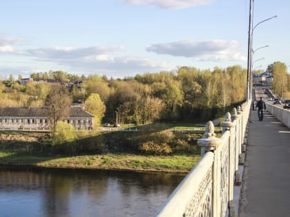 Комсомольский сквер в Старице – в ожидании комфорта