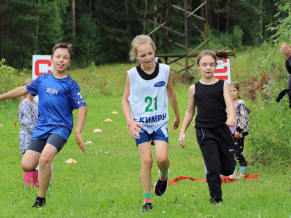 В окрестностях Кимр прошел шестой кросс-триатлон. Спортсмены плыли, ехали и бежали