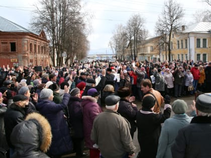 Активисты КПРФ из Осташкова борются против завышенных тарифов на отопление, которые не замечает прокуратура  