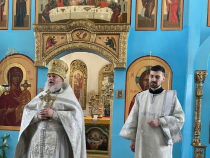 Протоиерей Николай Губский  поздравил дьякона Иоанна Глазунова с  успешным окончанием Московской духовной семинарии