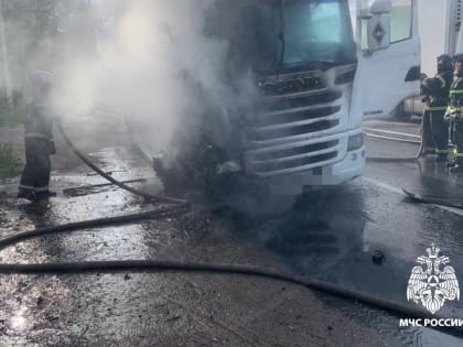 Пожар в грузовом автомобиле в Вышнем Волочке