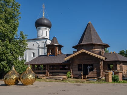 В Неделю всех святых, в земле Русской просиявших, митрополит Амвросий совершил богослужение в Оршином монастыре