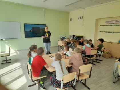 Учащиеся МБОУ Мошковская СОШ приняли участие в акции «Окна России»